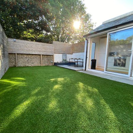Stylish 2 Bedroom Cottage, Close To Town Centre Γουόρδινγκ Εξωτερικό φωτογραφία