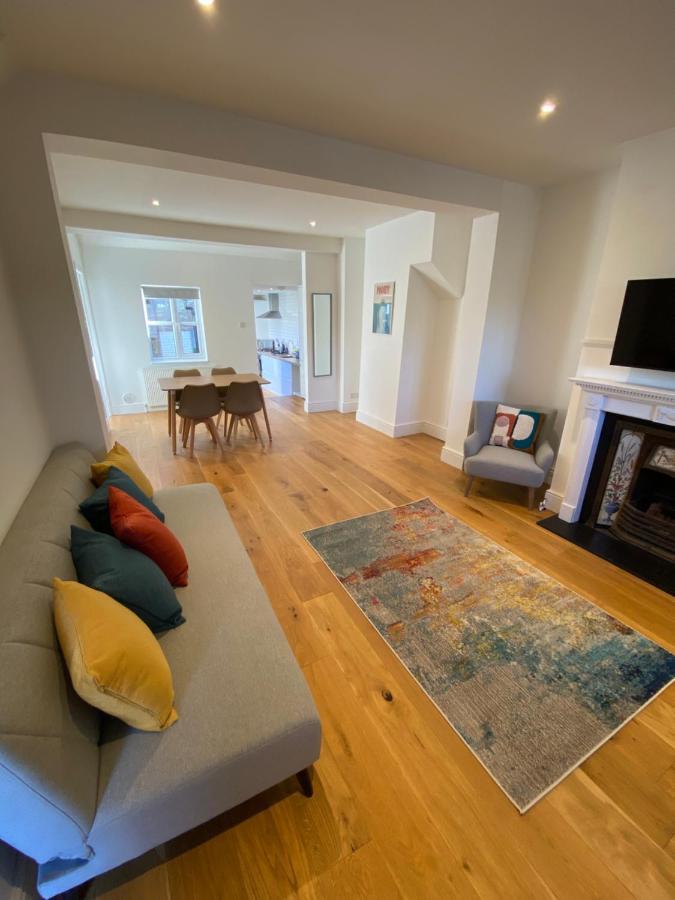 Stylish 2 Bedroom Cottage, Close To Town Centre Γουόρδινγκ Εξωτερικό φωτογραφία