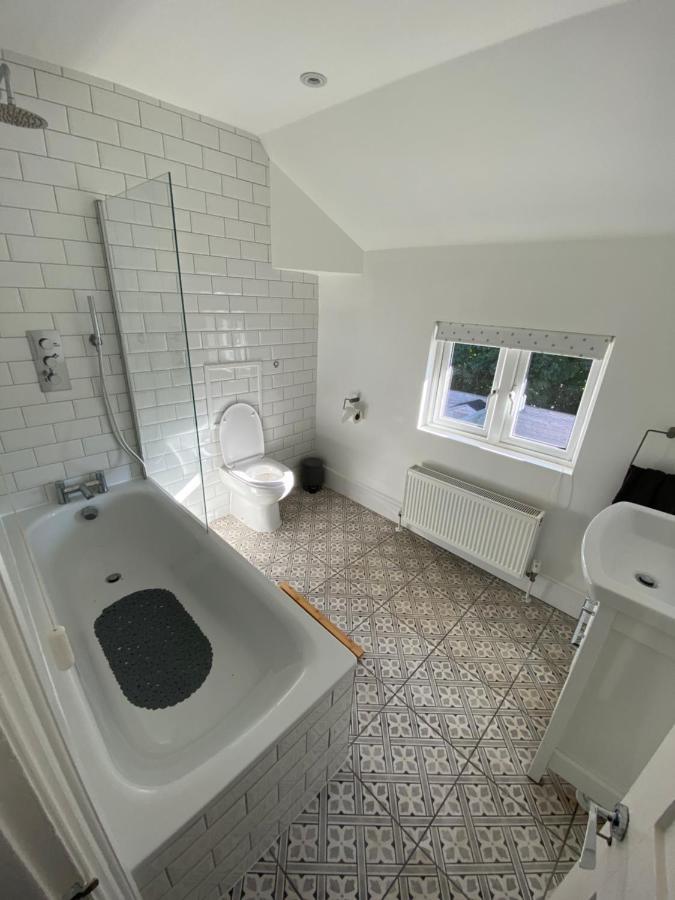 Stylish 2 Bedroom Cottage, Close To Town Centre Γουόρδινγκ Εξωτερικό φωτογραφία