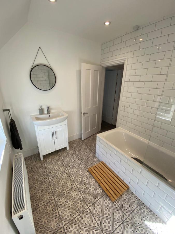 Stylish 2 Bedroom Cottage, Close To Town Centre Γουόρδινγκ Εξωτερικό φωτογραφία
