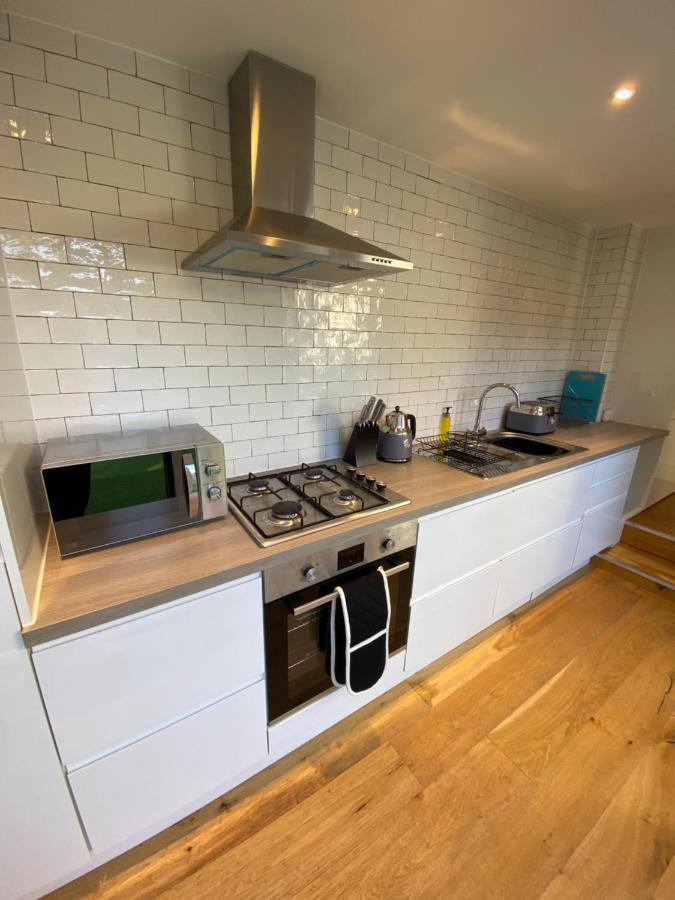 Stylish 2 Bedroom Cottage, Close To Town Centre Γουόρδινγκ Εξωτερικό φωτογραφία