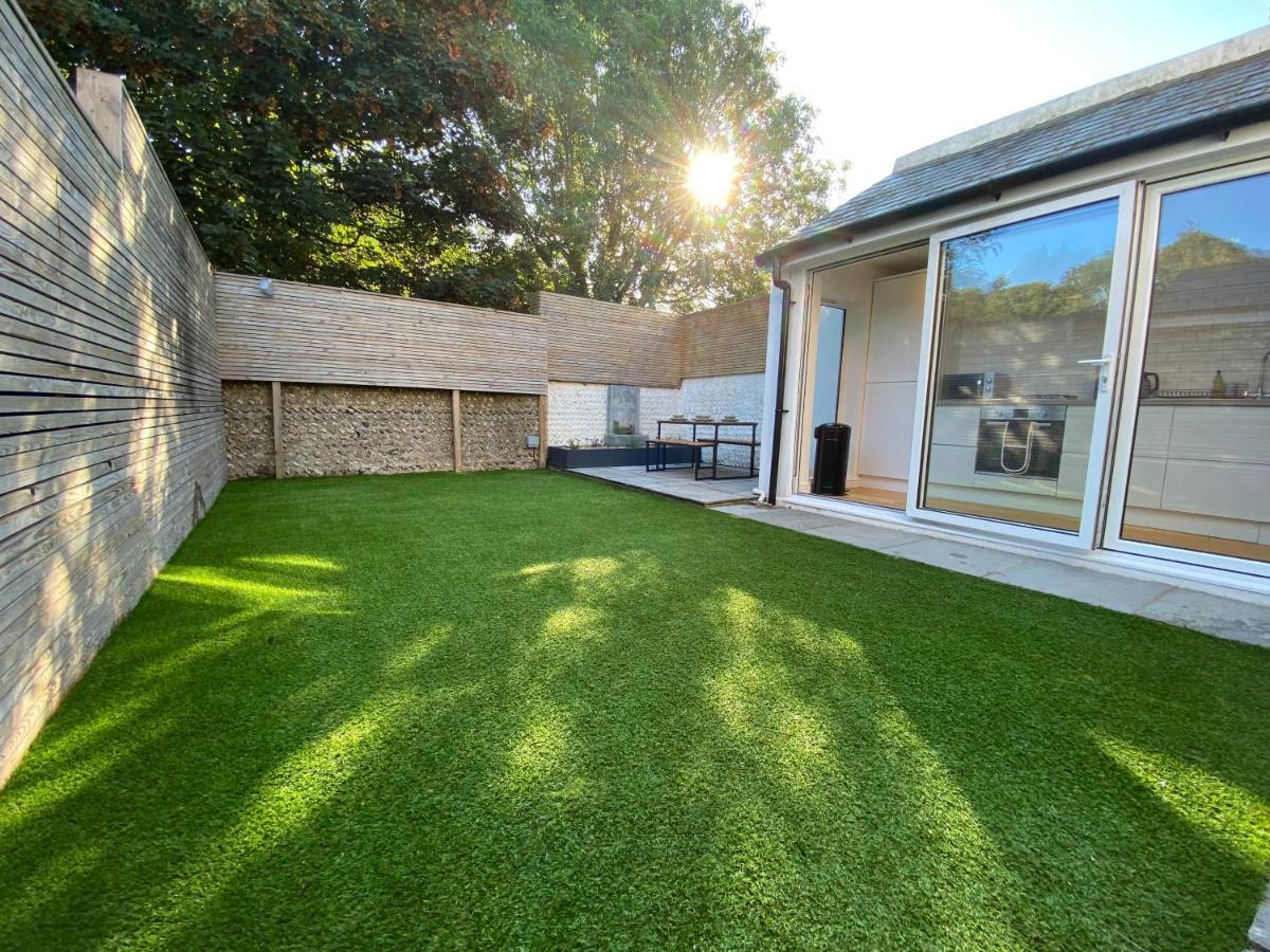 Stylish 2 Bedroom Cottage, Close To Town Centre Γουόρδινγκ Εξωτερικό φωτογραφία